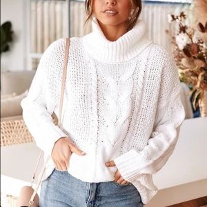 Ckunky White Cable Knit Trutleneck Sweater